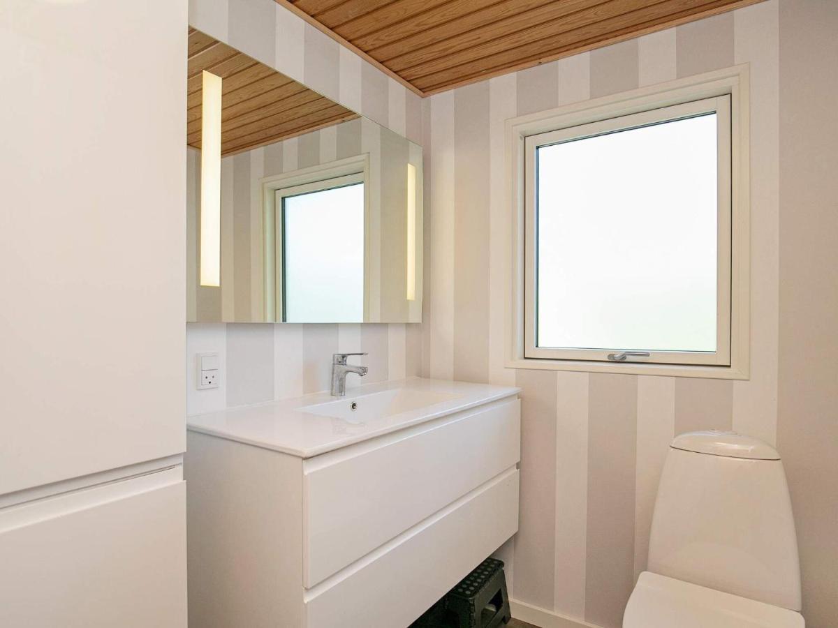 8 Person Holiday Home In Tranek R Транекер Экстерьер фото